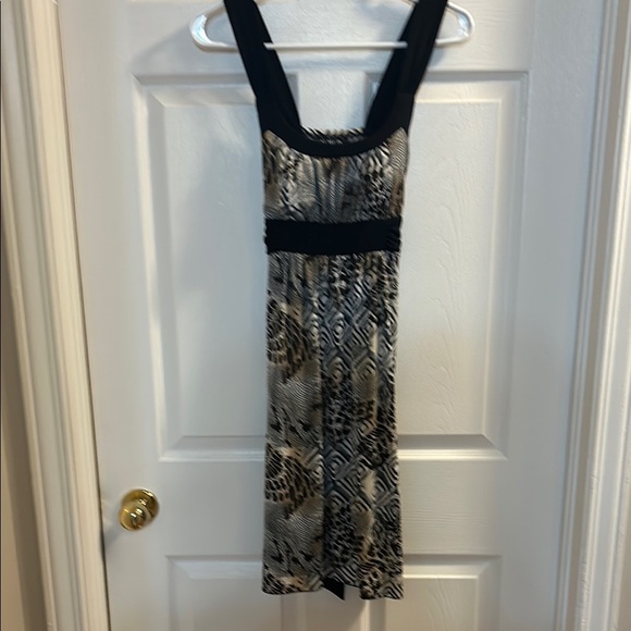Black and White Square Neck Sleeveless Midi Sundress - Picture 5 of 5